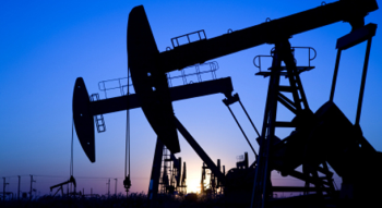 Pump Prices Edge Higher on Oil Market Volatility